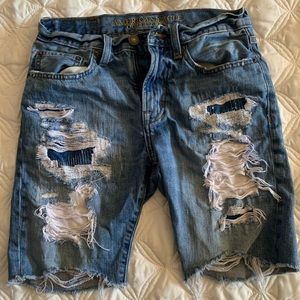 American Eagle size 28 Bermuda distressed shorts